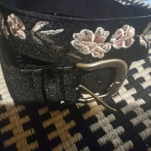 Ladies embroidered Velvet black belt